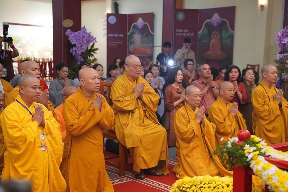 Cung rước Xá lợi Đức Phật về chùa Tam Chúc (Hà Nam)
