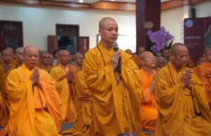 Nghi lễ cung rước Xá lợi Đức Phật Thích Ca từ chùa Quán Sứ về chùa Tam Chúc Nghi lễ cung rước Xá lợi Đức Phật Thích Ca từ chùa Quán Sứ về chùa Tam Chúc