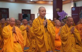Nghi lễ cung rước Xá lợi Đức Phật Thích Ca từ chùa Quán Sứ về chùa Tam Chúc Nghi lễ cung rước Xá lợi Đức Phật Thích Ca từ chùa Quán Sứ về chùa Tam Chúc