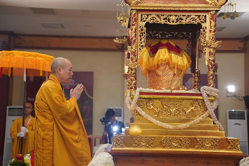 Nghi lễ cung rước Xá lợi Đức Phật Thích Ca từ chùa Quán Sứ về chùa Tam Chúc