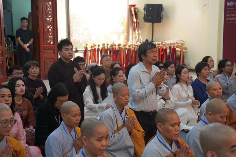 Nghi lễ cung rước Xá lợi Đức Phật Thích Ca từ chùa Quán Sứ về chùa Tam Chúc