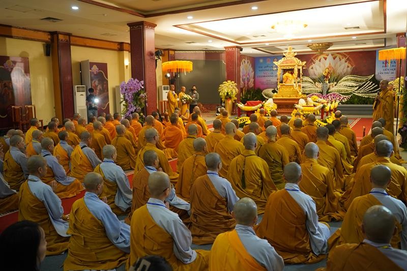 Nghi lễ cung rước Xá lợi Đức Phật Thích Ca từ chùa Quán Sứ về chùa Tam Chúc