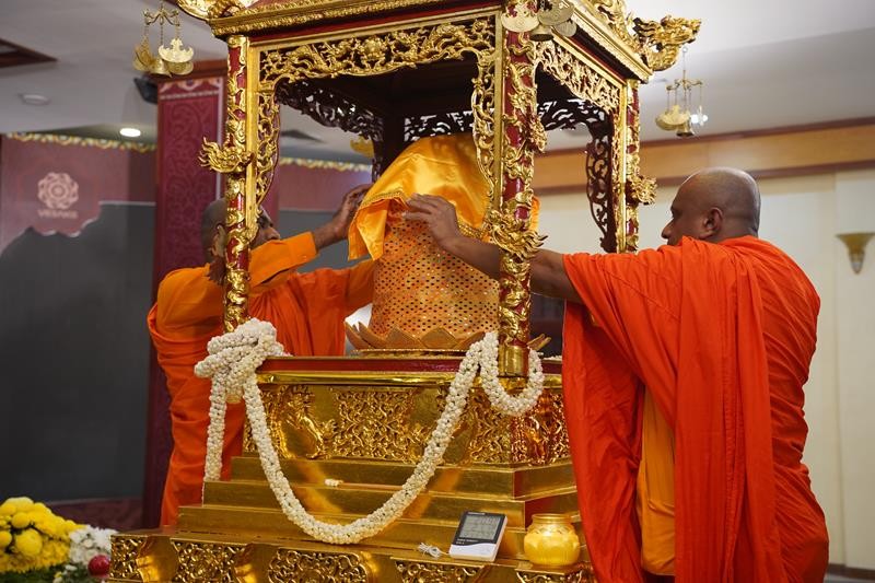 Nghi lễ cung rước Xá lợi Đức Phật Thích Ca từ chùa Quán Sứ về chùa Tam Chúc
