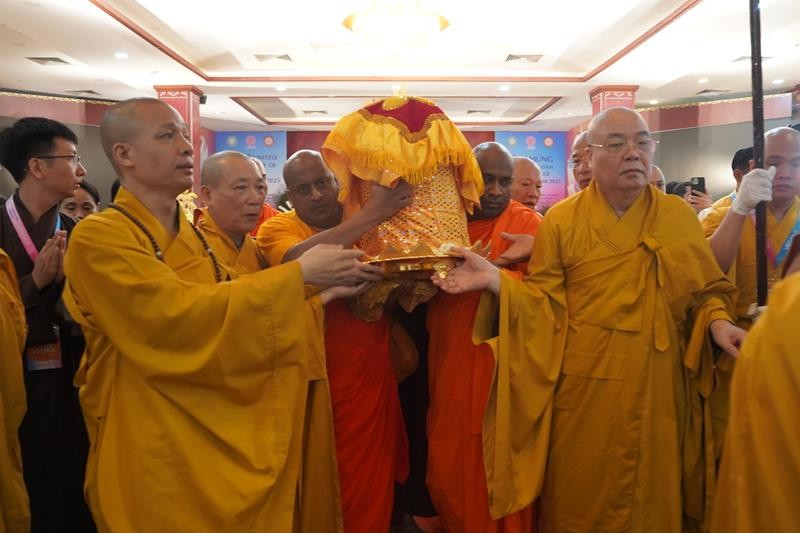 Nghi lễ cung rước Xá lợi Đức Phật Thích Ca từ chùa Quán Sứ về chùa Tam Chúc