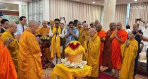 Xá-lợi Phật – Quốc bảo Ấn Độ vừa về đến Việt Nam Xá-lợi Phật - Quốc bảo Ấn Độ vừa về đến Việt Nam