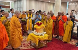 Xá-lợi Phật – Quốc bảo Ấn Độ vừa về đến Việt Nam Xá-lợi Phật - Quốc bảo Ấn Độ vừa về đến Việt Nam