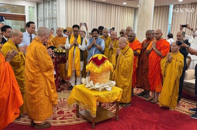 xa-loi-phat-quoc-bao-an-do-vua-ve-den-viet-nam (1) Xá-lợi Phật - Quốc bảo Ấn Độ vừa về đến Việt Nam